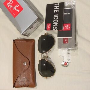 Ray-Ban Aviator Classic RB-3025 Polarized worn only once!